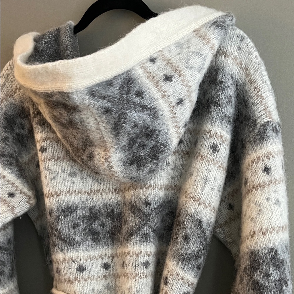 SAMBAND OF ICELAND Hooded Wool Cardigan - Gray and Cream Pattern - Picture 12 of 15